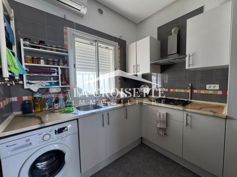 Rez-de-chaussée de villa S+4 semi-meublé à La Marsa